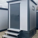 Cabine sanitaire double avec toilettes