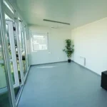 Bürocontainer 6 x 3 m mit Glaswand – Neu – Bild 4